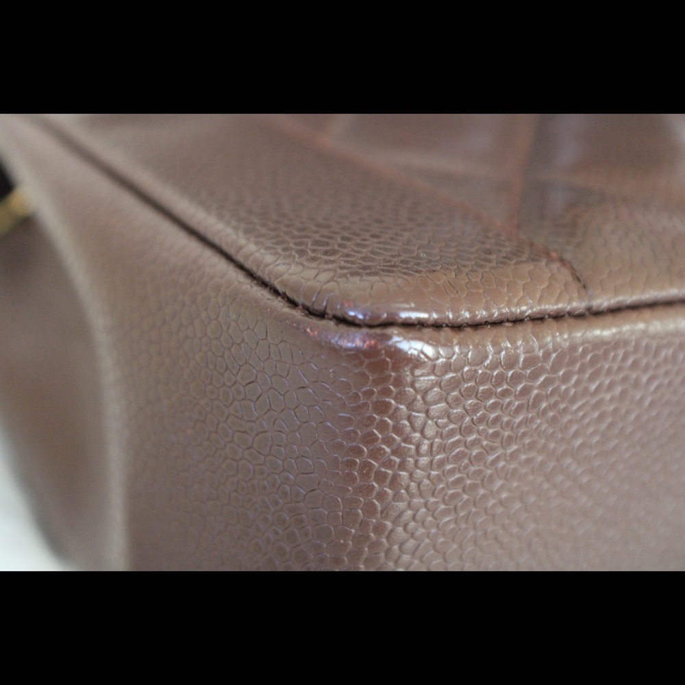 ❌SOLD❌Chanel Caviar Diana Cocoa Brown w/ 24k GHW - Picture 10 of 16